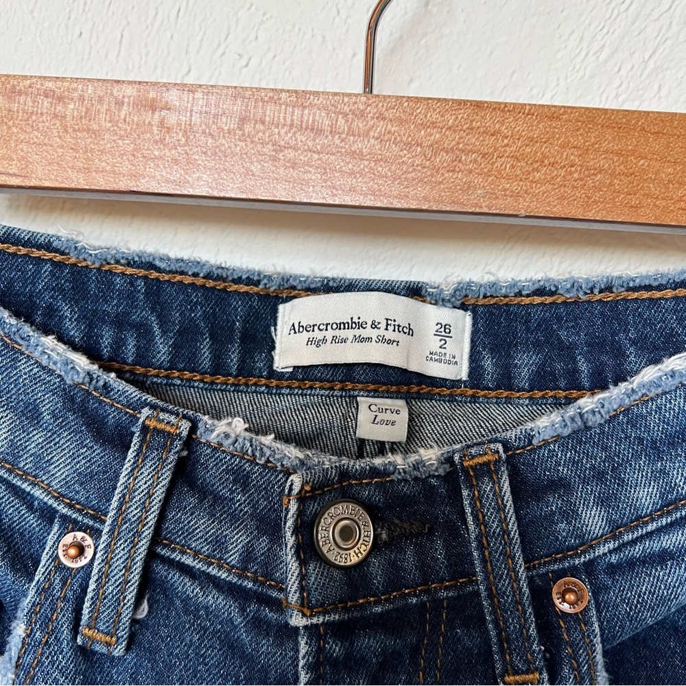 Abercrombie & Fitch Curve Love High Rise Mom Shorts, 26 - Picture 2 of 7